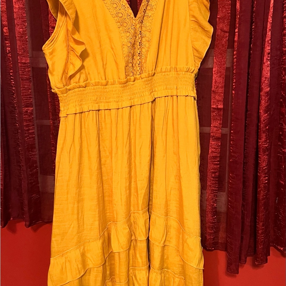 Chic Yellow Sleeveless Maxi Dress with Ruffle Details